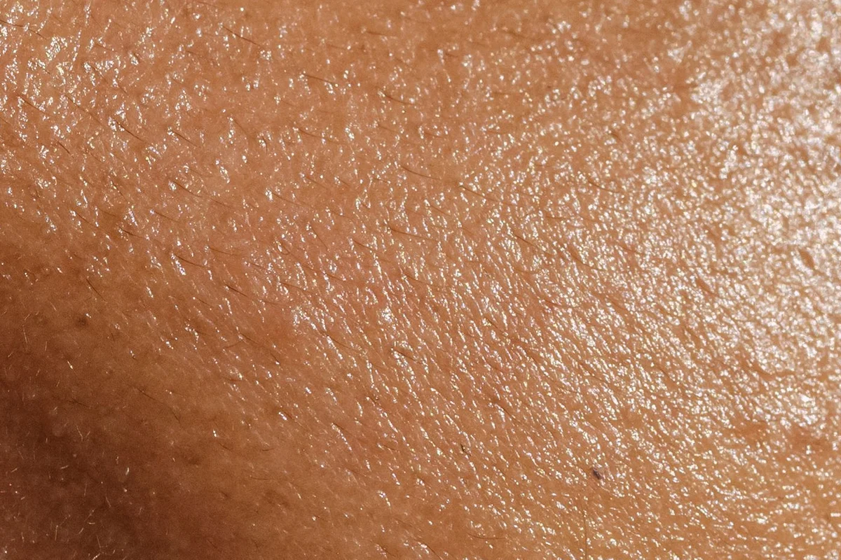 볼의 피부결을 확대한 참고용 스톡 사진